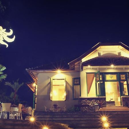 Tetirah Boutique Hotel Salatiga Esterno foto