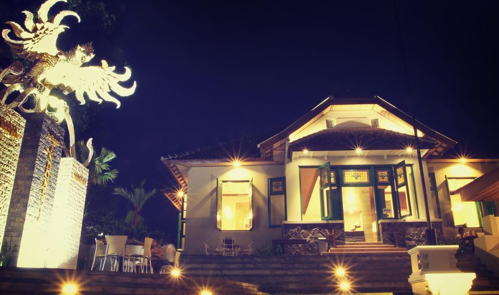 Tetirah Boutique Hotel Salatiga Esterno foto