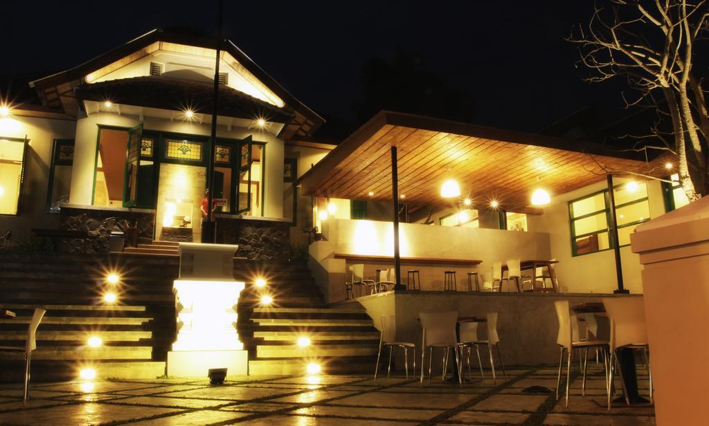 Tetirah Boutique Hotel Salatiga Esterno foto